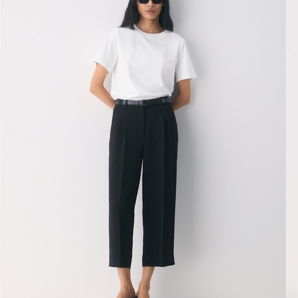 Like New Aritzia The Effortless Pant Cropped - Crepette